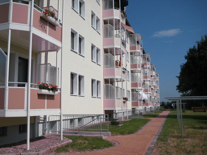 3 RW 60 qm 293€ kalt/396€ warm Balkon – Rückseite