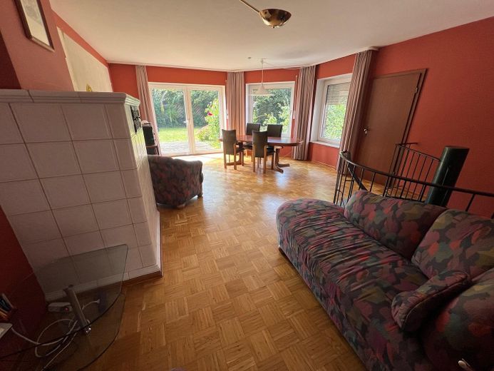 EFH mit Einliegerwhg. in Marl, Bungalow, Dämmung & Fußbodenheizung – Wohnzimmer