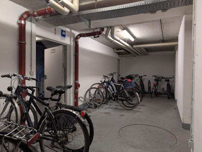 Clever investieren oder selbst einziehen – attraktives Studio-Apartment zum Kauf – Fahrradraum