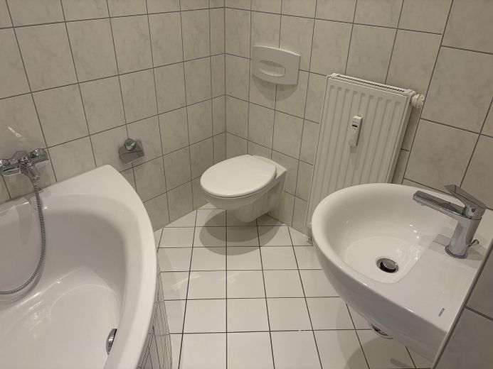 LEIPZIG STÖTTERITZ HELLE 2 Zimmer Wohnung von Privat, SOFORT BEZIEHBAR – Bad