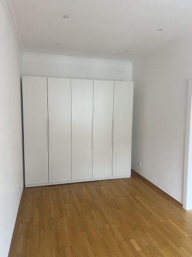 Helle 2 Zimmer Wohnung in der Carlstadt – Schlafzimmerschrank