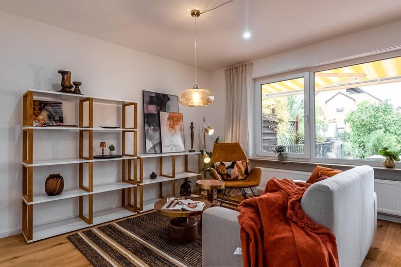 Einladendes offenes Wohnzimmer