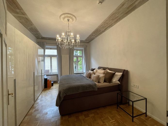 2-ZKB Luxus Altbau Designerküche |Designerbad |teilw. Fußbodenheizung | Balkon | Lift | Stellplatz – Schlafzimmer