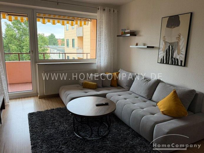 2 Zi.-Wohnung, möbliert, 4. OG, mit Loggia. – 29daa393c52eca5dcc75a385a776c5baeb6d37c6.jpg