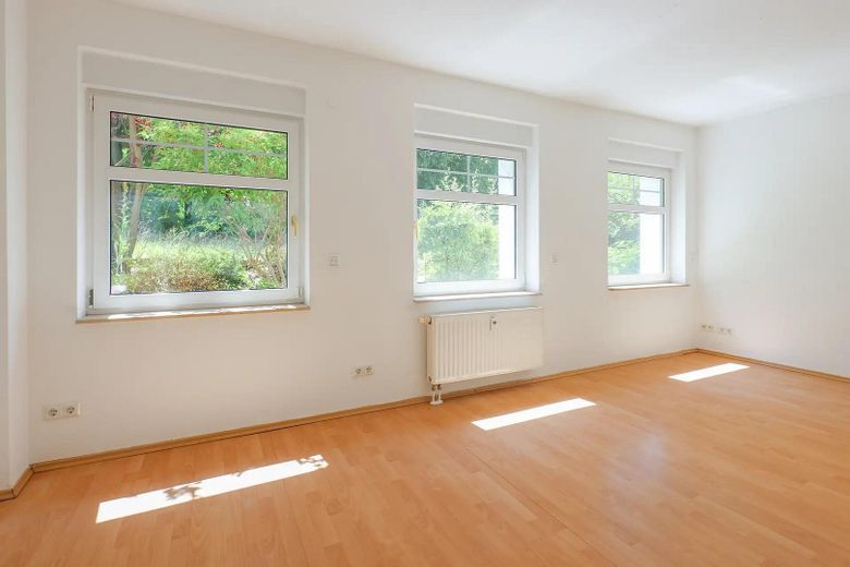 PROVISIONSFREI (Privatverkauf): Große 4-Zimmer-Wohnung in historischen Villa am Naturschutzgebiet – Foto 8