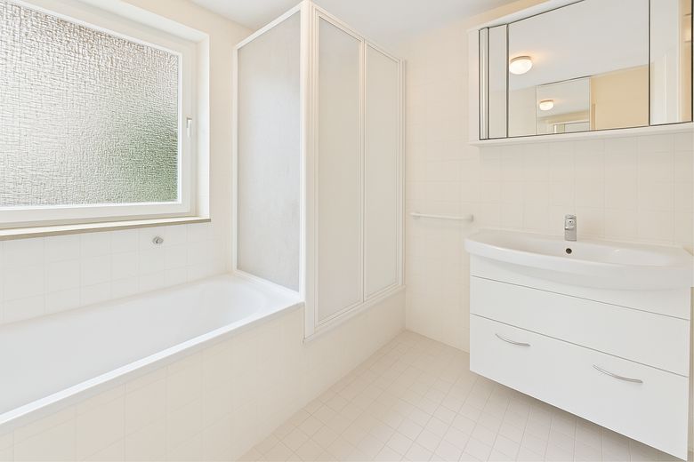 Bad unten(KI-retuschiert)