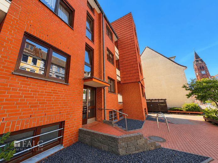 Gepflegte 2-Zimmer-ETW mit Balkon, Stellplatz und EBK - ideal für Eigennutzer und Kapitalanleger – Außenansicht