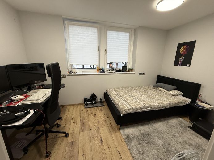 Kinderzimmer begehbar. Schrank