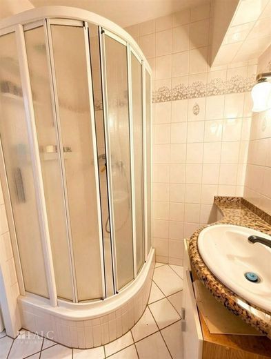 Dem Wasser so nah - 1-Zimmer-Apartment mit traumhaftem Blick – Badezimmer Bild 2