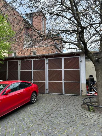 Historisches Flair trifft Moderne: Exklusiver, kernsanierter Gewölbekeller  mit High-End-Ausstattung "das Einzigartige" – 17_garage