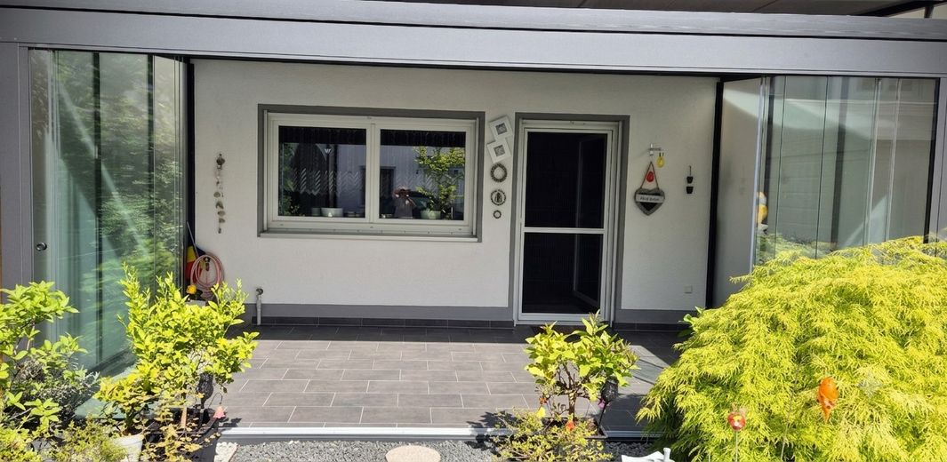 Środkowy segment domu szeregowego w Landshut – Terrasse