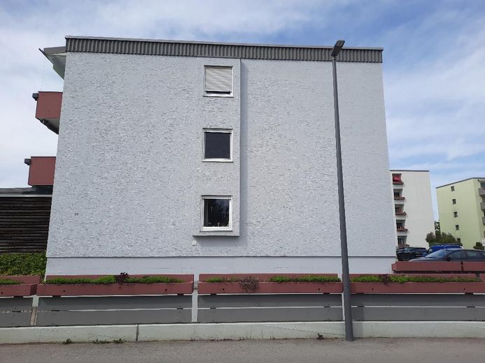 Großzügige 4-Zimmer-Wohnung in Rosenheim mit 2 Bädern & 2 Balkonen – Gebäude Aussenansicht