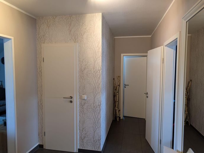 Moderne und Helle 3,5 Zimmer Wohnung von 2014 in Rheinberg zentrumsnah – Flur