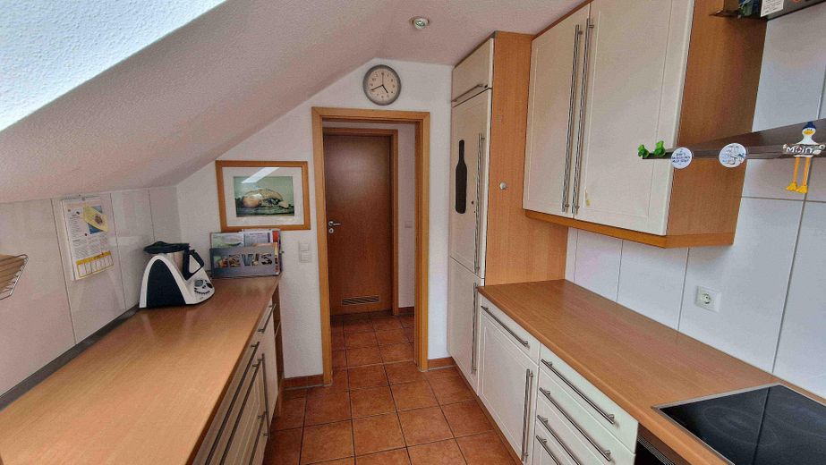 Gepflegte 3 1/2-Zimmer-DG-Wohnung mit gehobener Ausstattung und EBK in Rutesheim - provisionsfrei! – Küche