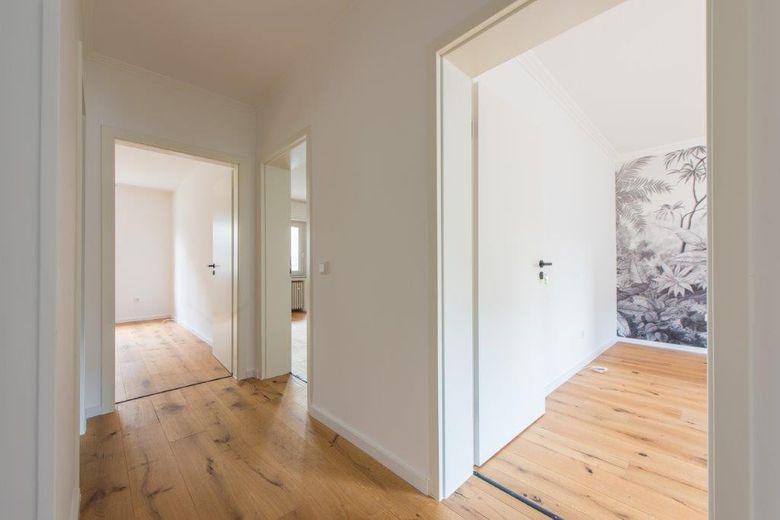 Flur und Zimmer mit Parkett