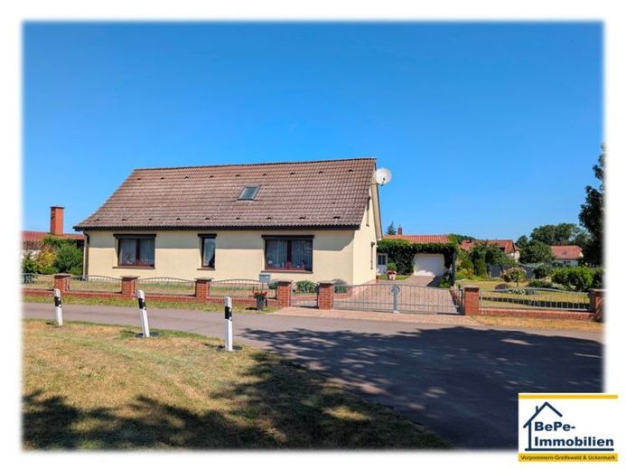 BePe-Immobilien- Großzügiges Haus, auf großem Grundstück, in ruhiger Lage zu verkaufen – Foto 1