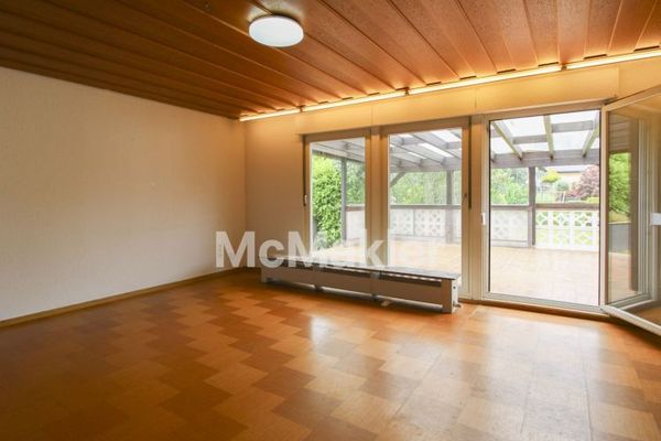 Immobile da ristrutturare completamente a Büchenbronn: casa indipendente con appartamento accessorio