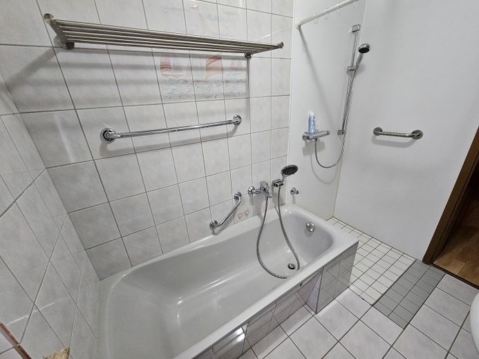 2 Familienhaus mit Appartement in guter Lage zur Ferienvermietung geeignet – Foto 16