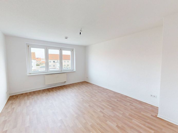Your new feel-good home: Bright 3-room apartment with fitted kitchen and bathtub – Ansicht I: Wohn- und Esszimmer
