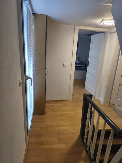 Na sprzedaż uroczy dom jednorodzinny ze stodołą i pomieszczeniami gospodarczymi w sercu 61239 Ober-Mörlen – Photo 30