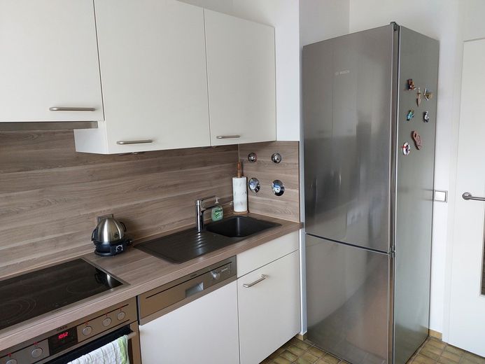 Große 3-ZKB Wohnung - Stadtbergen Top Lage - 2 Garagen 2 Kellerräume – Foto 4