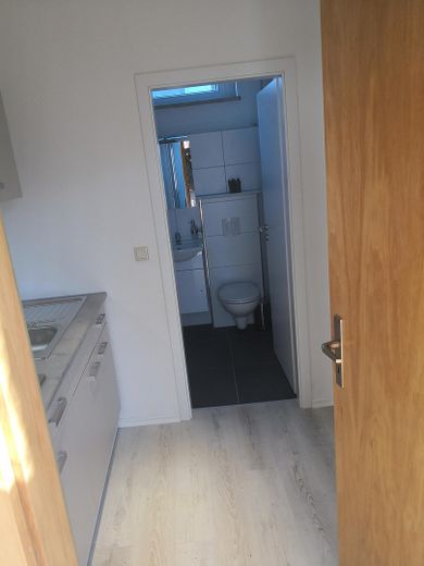Moderno appartamento ammobiliato di 1 locale nel cuore di Meerane – Foto 5