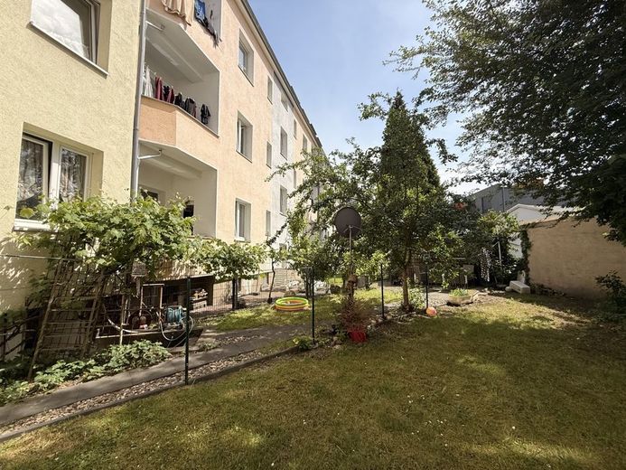 MODERNISIERTE 2-ZIMMER-WOHNUNG IN HANNOVER-HAINHOLZ – Garten