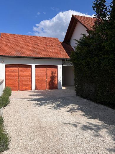 Großzügige Einfahrt