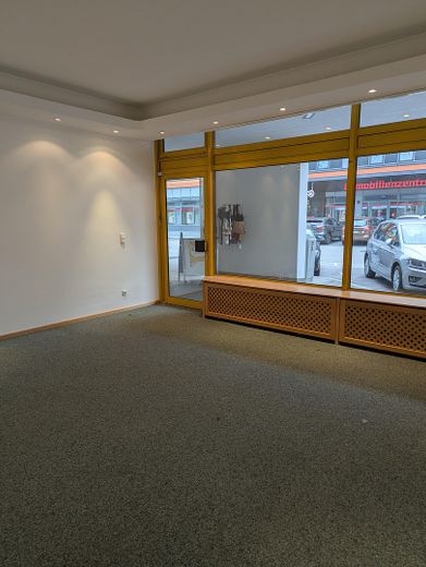 ##Exklusives Laden-/Bürolokal (56 m²)# in Germering: Top-Frequenzlage am "Kleinen Stachus" – Verkaufsraum