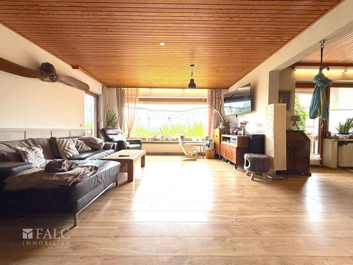 RESERVIERT***Settmarshausen - Ein- bis Zweifamilienhaus mit großem Garten und Doppelgarage*** – Wohnzimmer EG