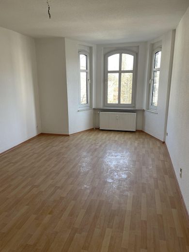Provisionsfrei: Helle und ruhige 3-Zimmer-Wohnung in Stadtfeld-Ost – Wohnzimmer