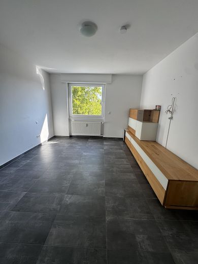 Apartamento de 3 habitaciones en estado casi nuevo con muchos aspectos destacados en Ilvesheim – Foto 3
