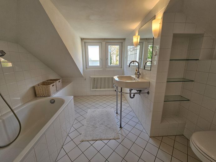 Architektonisch reizvolle Villa in Best-Lage am Mulang maklerfrei – Foto 6
