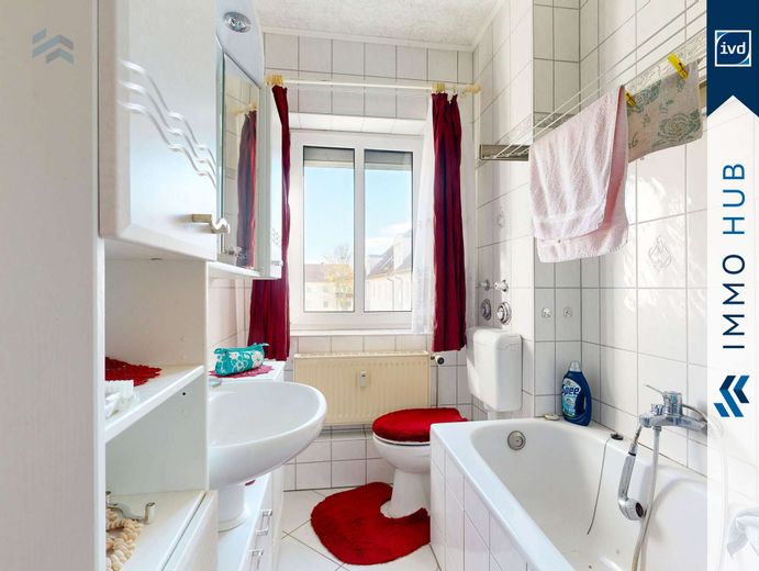 ++ Gut geschnittene 3-Zimmer-Wohnung mit funktionalem Grundriss ++ – 4150196-A7NVKyuvai7ff7wMzbHgTzcc-Bad (1).jpg