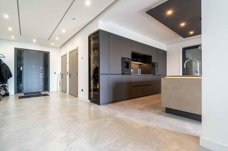 AmöneBlick'te şömineli ve bahçeli, engelsiz erişime sahip yeni zemin kat daire, komisyonsuz – Fotoğraf 7