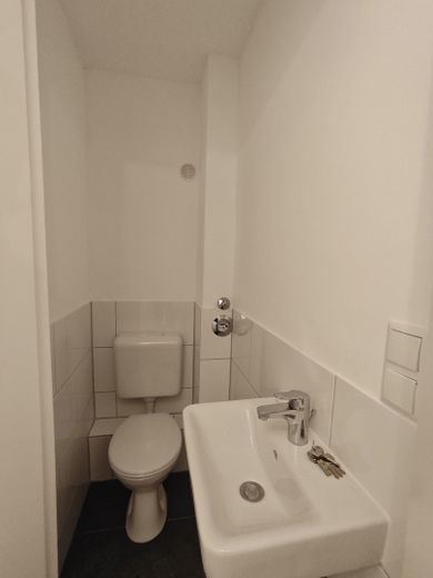 Vielseitig nutzbare Gewerbeflächen in St. Georg – frisch renoviert – Fläche 1 WC