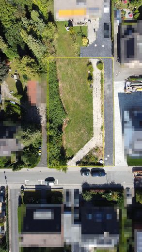 Frontalaufnahme mit Grenzen