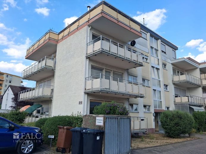 sofort verfügbares 1-Zimmer-Apartment zu verkaufen – Außenansicht