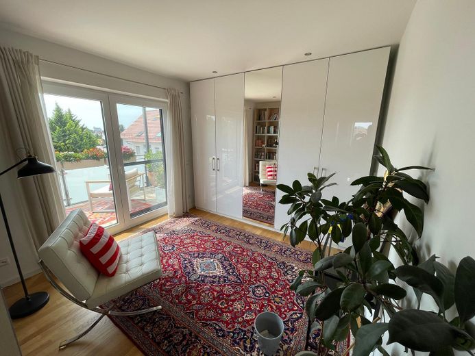 Luxuriöse 4-Zimmer-Wohnung Tegernheim, Barrierefrei mit Aufzug – Schlafzimmer Ankleide