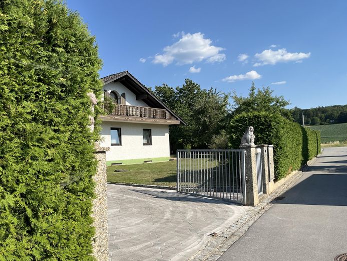 Großzügiger Bungalow auf 1.850 m² Grundstück mit Dreifachgarage – provisionsfrei in Markt Eichendorf – फोटो 26