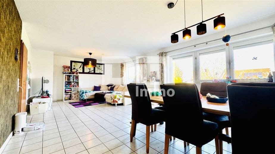Charmantes Ein- bis Zweifamilienhaus mit großem Garten in begehrter Lage – EG Wohn / Esszimmer Zugang Terrasse
