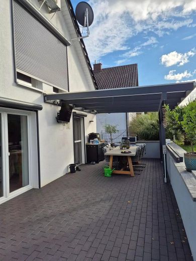 Traumhaus mit Einliegerwohnung in Saabrücken, Pool, Sauna, Klima .... – Hintere Terasse Haupthaus