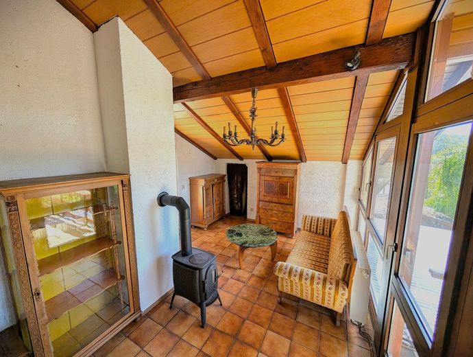 PROVISIONSFREI für Käufer! 5-Zimmer-Wohnung in Bestlage bei Coburg mit atemberaubendem Fernblick – Galerie, Atelier oder Homeoffice - Hier kann man wirken!