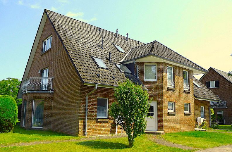 Solides MFH, Schweriner Stadtrand, als Investment o. Eigennutzung, sof. bezugsfähig, 2.505m² Grdst. – Fassade von W