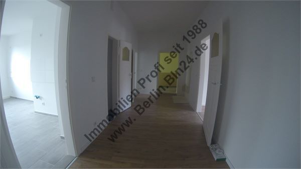 Mietwohnung - 2 Bäder -- 3 Zimmer Dachgeschoß Bezug nach Vollsanierung – G0015162