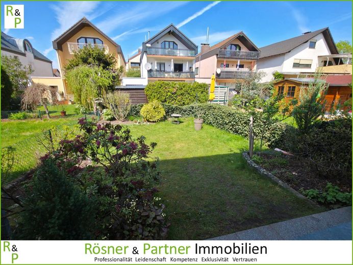 Rodgau-Jügesheim Familienglück! Großzügiges Reihenhaus in ruhiger und begehrter Wohnlage! – Blick in den Garten