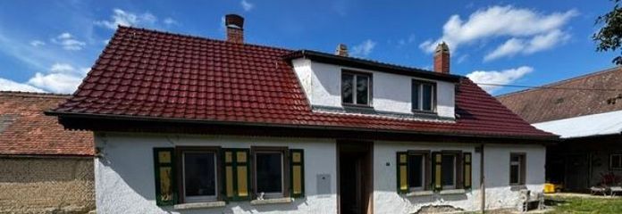 Quiet and Sunny Building Plot with Detached House, Barn and Large Garden in Oberweimar!