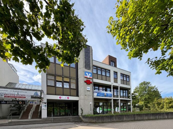 Gewerbeensemble in Waldbronn – Bankfiliale, Fitnessstudio, Praxis, Büroflächen & 5 TG-Stellplätze – Foto 1