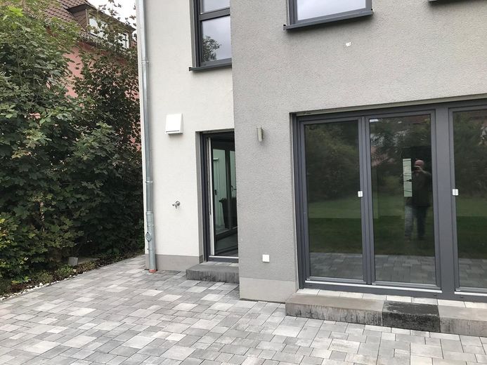 VIVIENDA ENERGÉTICAMENTE CONSCIENTE:  A+ Amplia casa pareada en Ludwigshafen ¡SIN COMISIÓN DE AGENCIA! – Foto 3