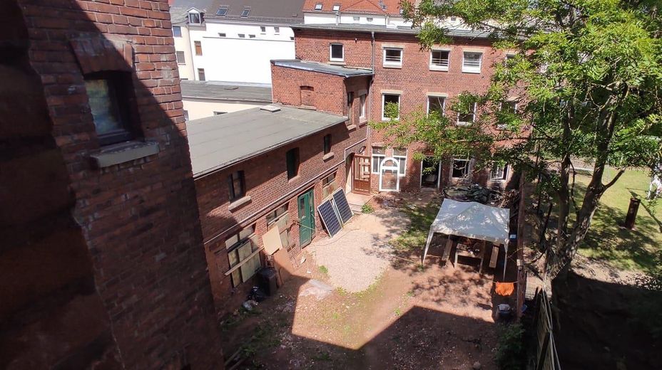 Tolles Sanierungsobjekt ohne Denkmalschutz, 6 Familienhaus und 2 Familienhaus mit Werkstatt/Büro – Werkstatt/Büro